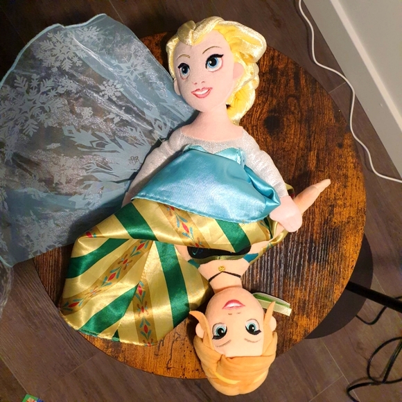 Disney Parks Exclusive Frozen Elsa/Anna Riversible Doll 14" - Picture 1 of 3